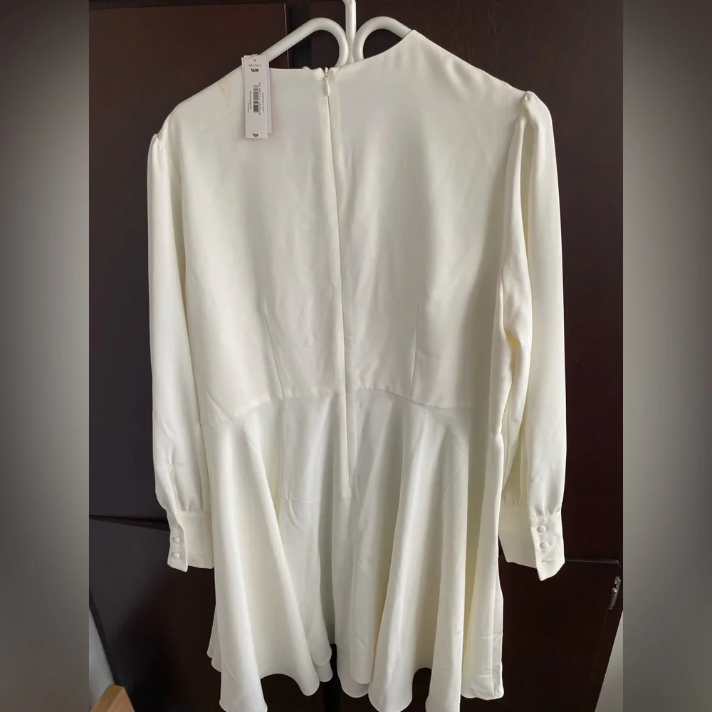 Joe Fresh x Roxy Earle BNWT women’s winter white key hole skater dress size 16 - Picture 6 of 12